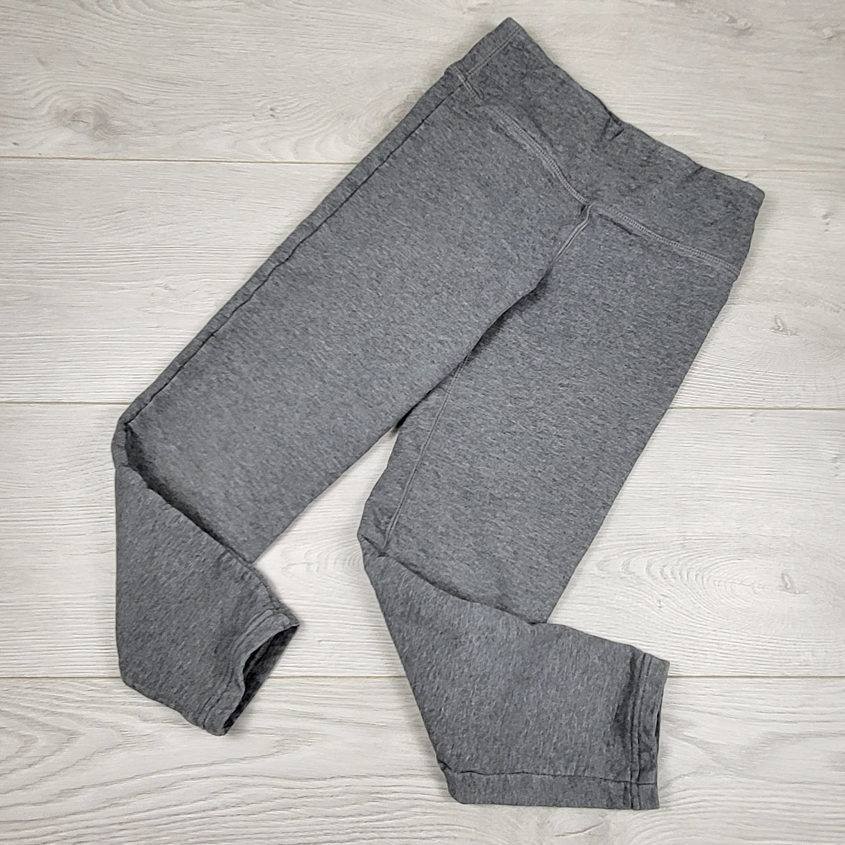 DAMO1 - Peekaboo Beans grey high rise pants. Size 7