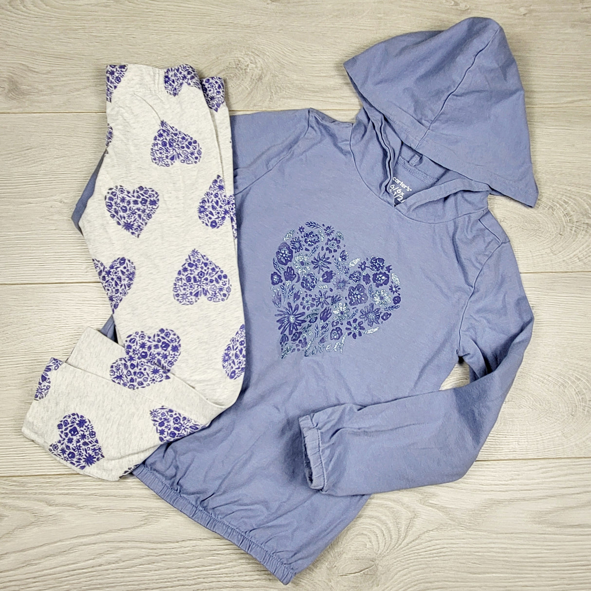 DAMO1 - Carters 2pc hooded shirt set with hearts. Size 6/6X