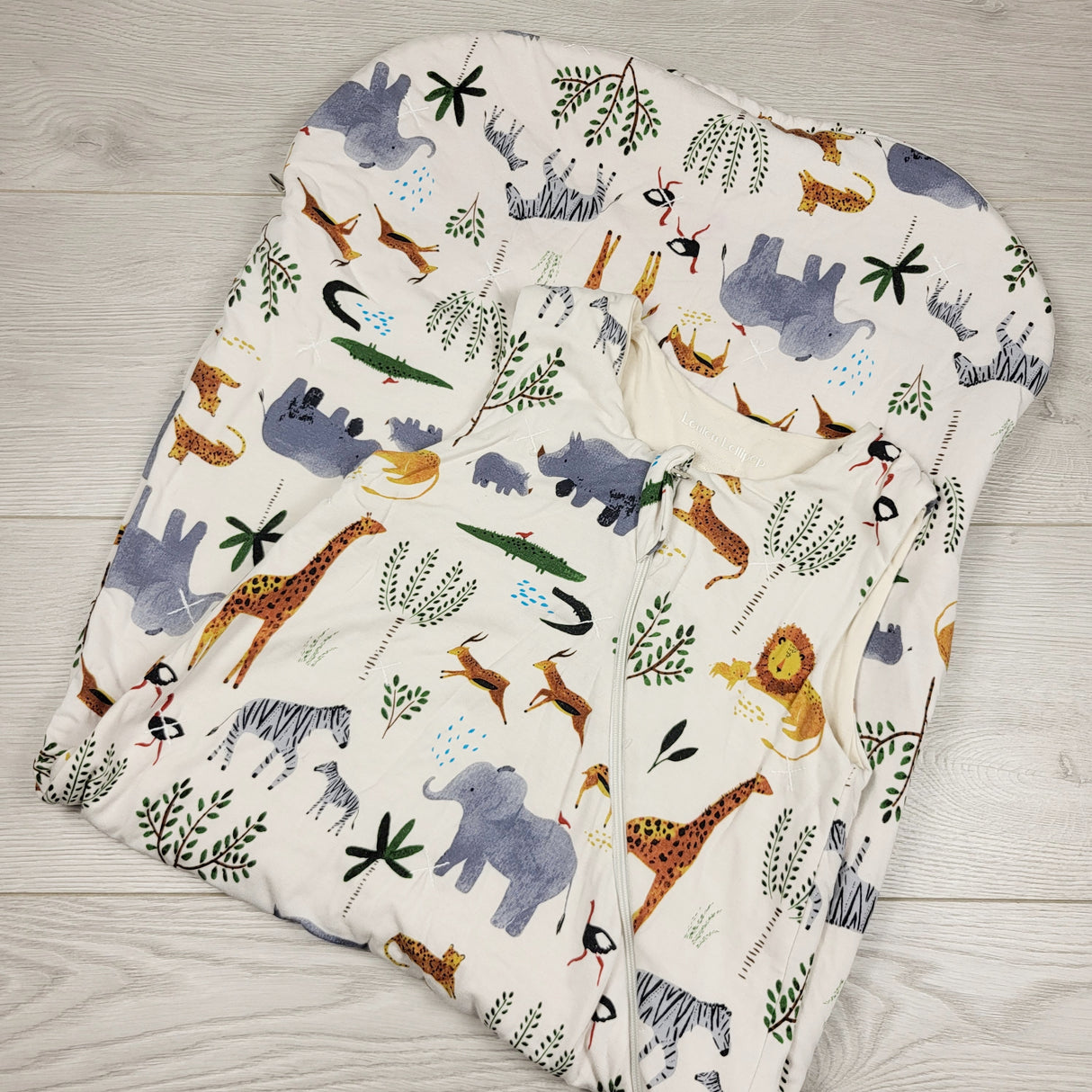 AMST4 - Loulou Lollipop Tencel sleepsack with safari animals. Size 6-18 months