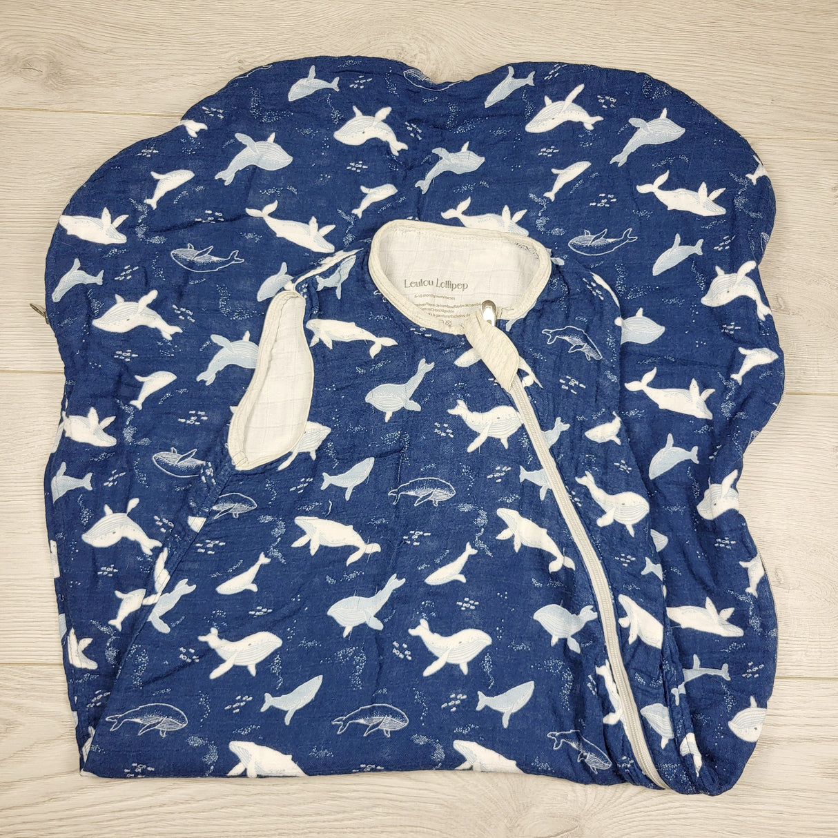 AMST4 - Loulou Lollipop bamboo/cotton blend sleepsack with whales. Size 6-18 months
