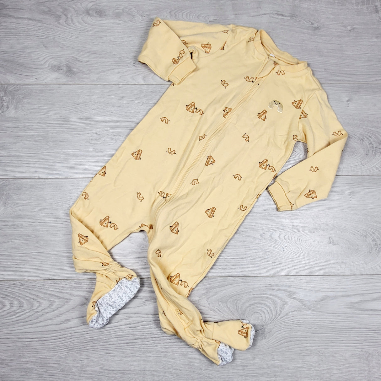 AMST4- Pekkle yellow zippered cotton sleeper with macaroni and cheese. Size 18 months