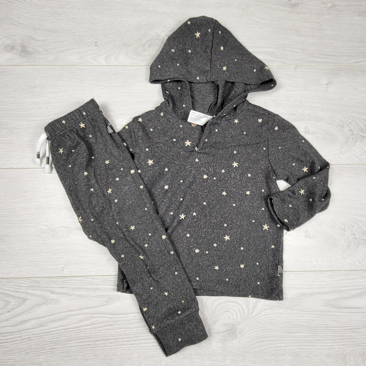 AMST4 - Modern Moments soft knit 2pc hoodie set with stars. Size 18 months