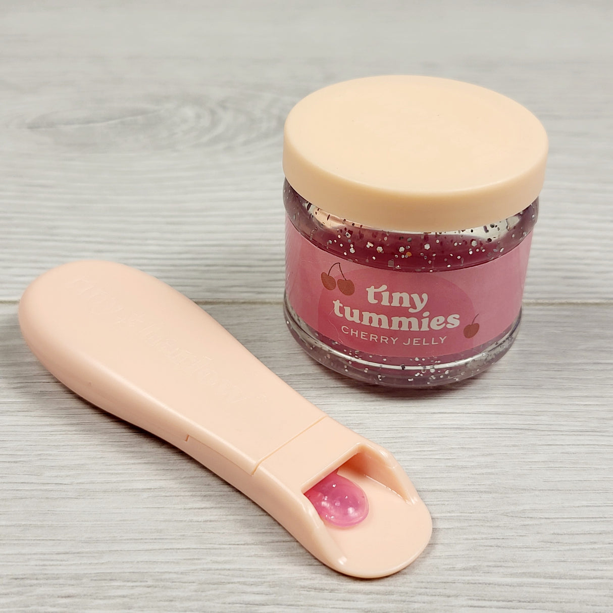 KTBL3 - Tiny Harlow Tiny Tummmies "Cherry Jelly" food and spoon set