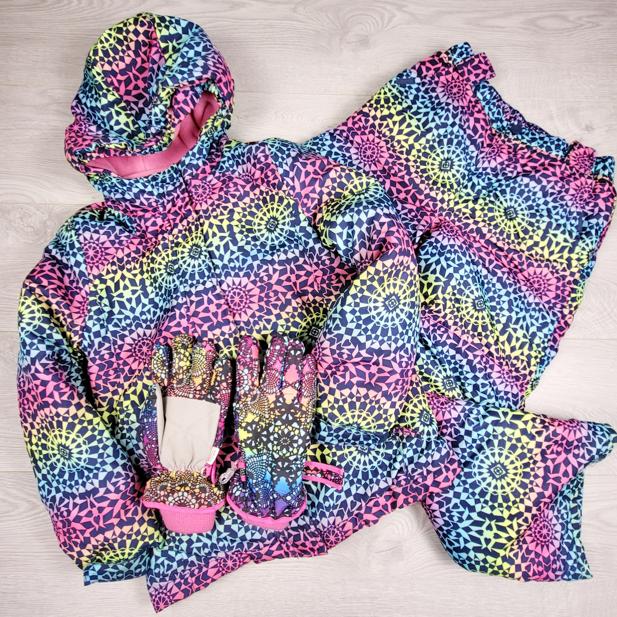 DLJ2 - Children's Place snowsuit set (gloves, coat, pants). Size8