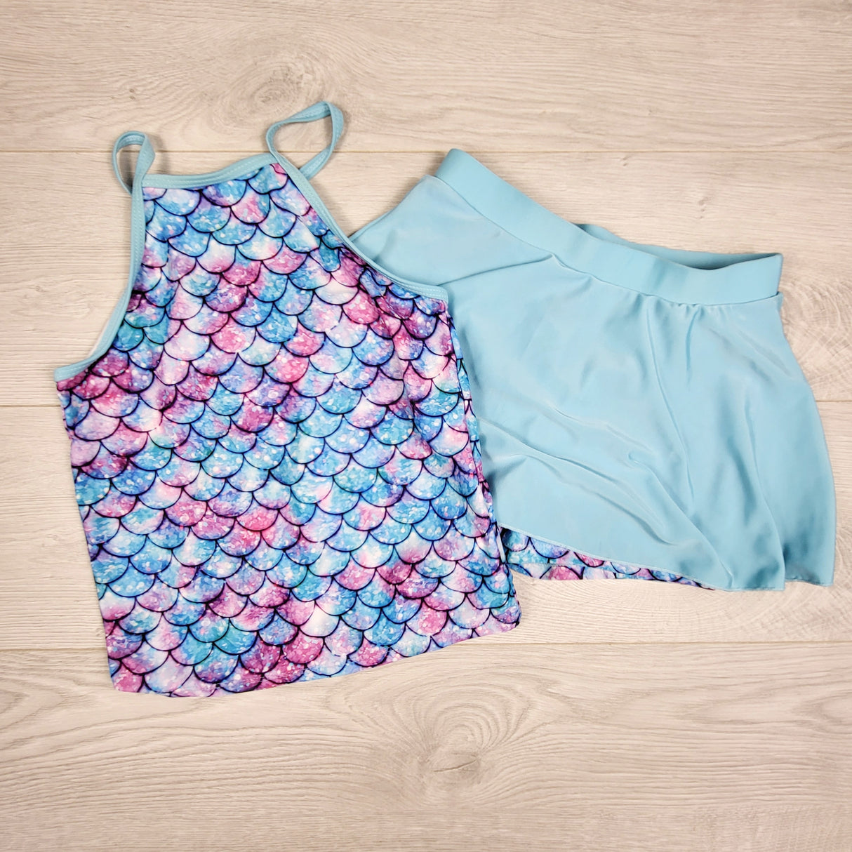 DLJ2 - Blue mermaid scale 2pc swim set. Size 8/9