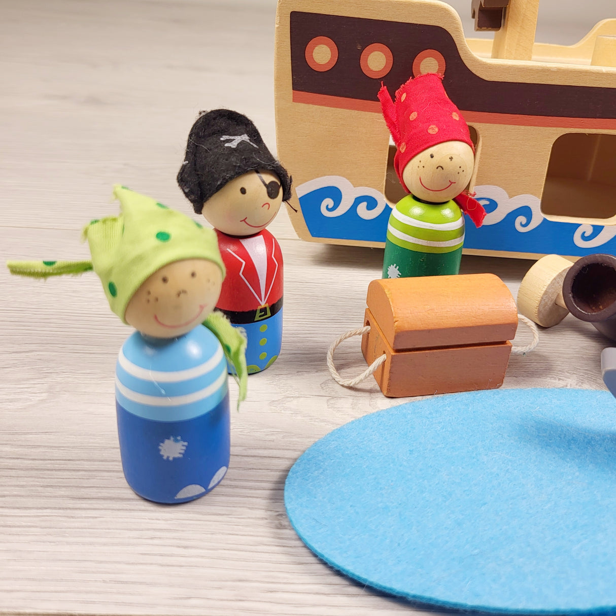 TEMA2 - Bigjigs Toys wooden pirate playset