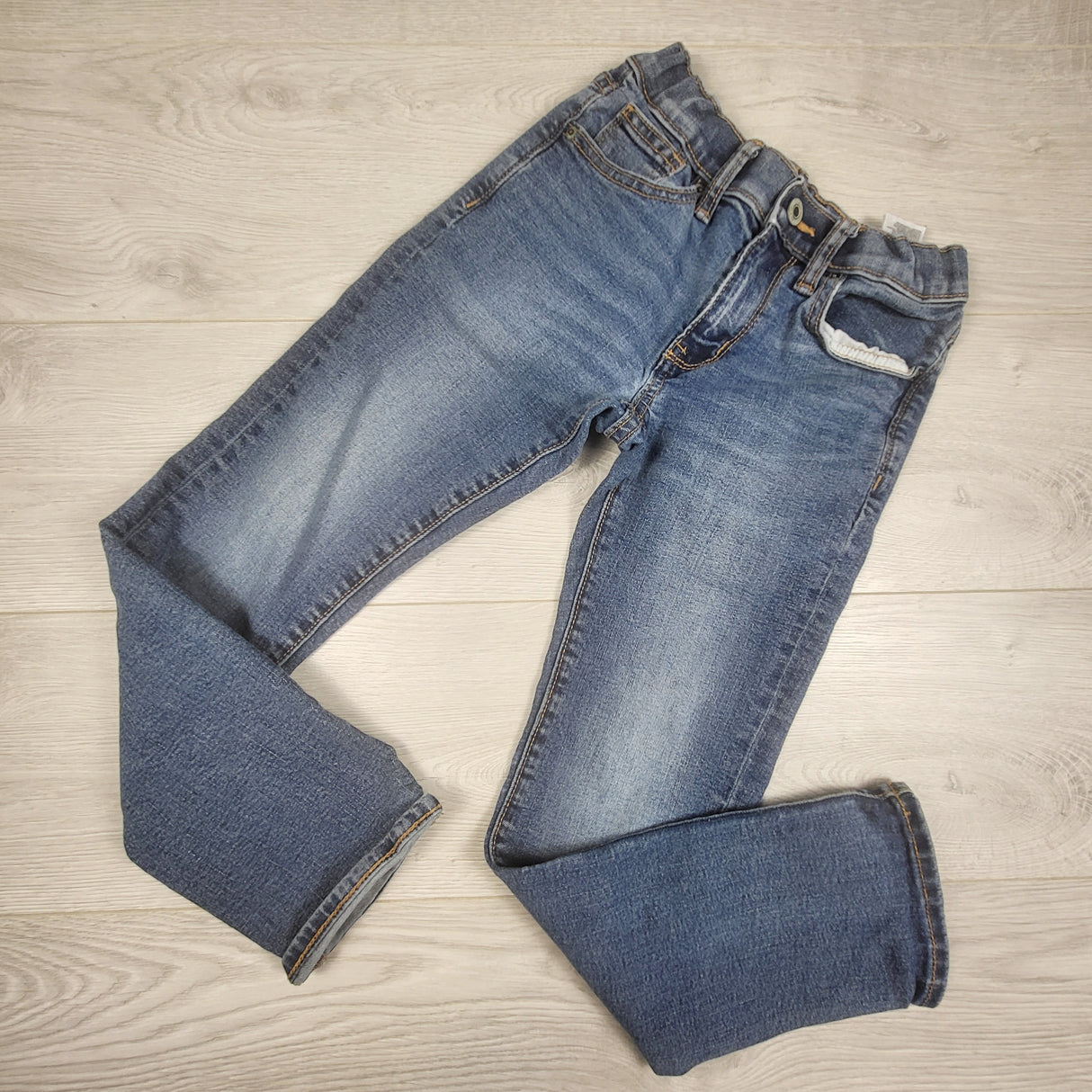 TCLW1 - Old Navy Karate slim jeans. Size 8