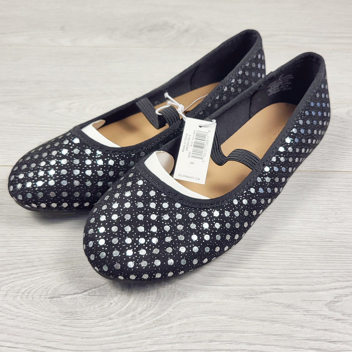 TCLW1 - NEW - Old Navy black and silver polka dot flats. Youth size 2