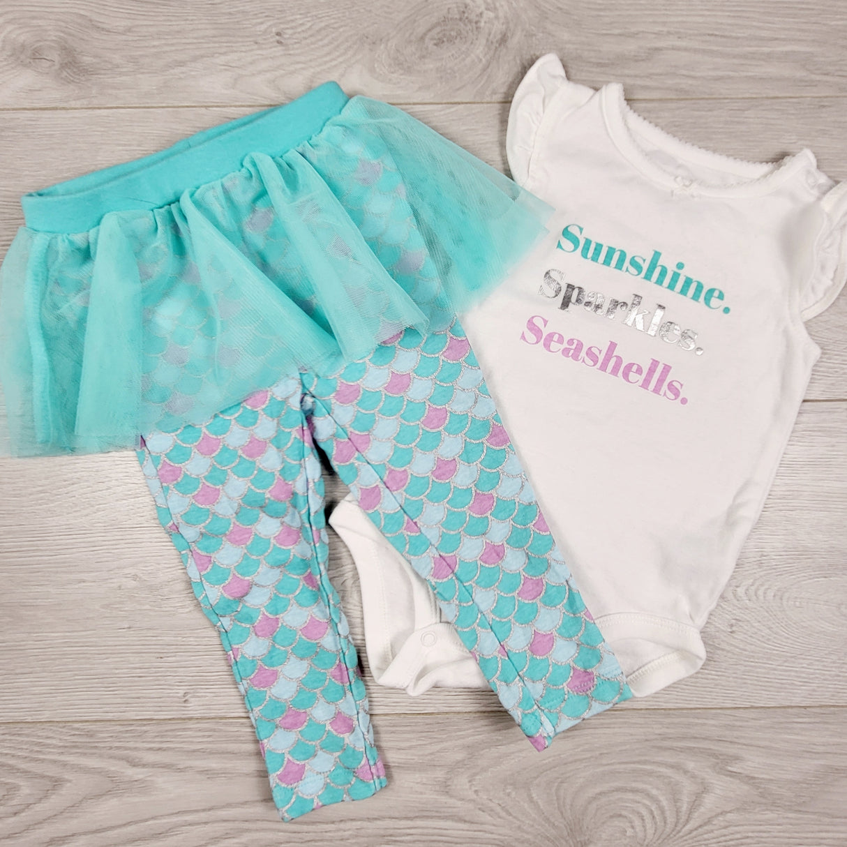 KAMG22 - Carters 2pc mermaid set. Size 12 months