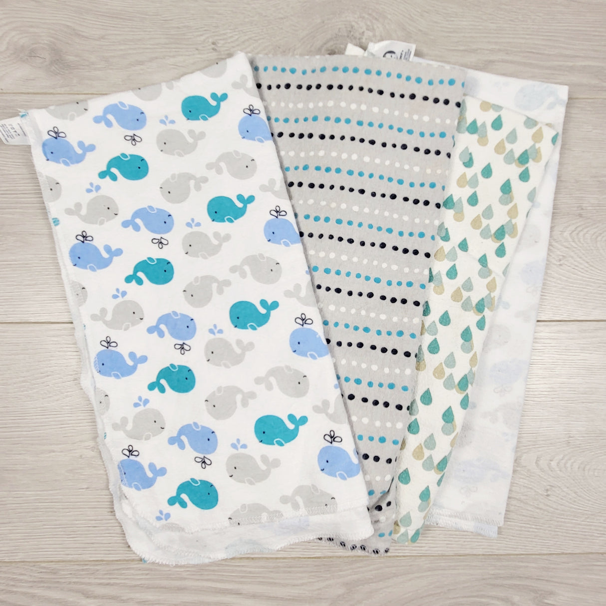KAMG22 - Lot of flannel receiving blankets