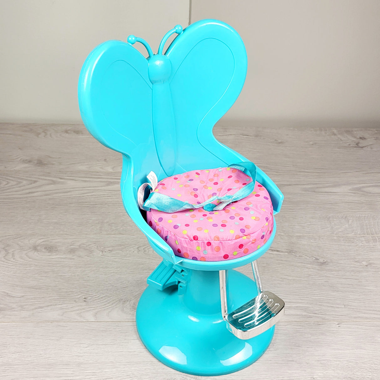 DOMO2 - My Life As Salon Chair for 18 inch Doll (sorry, no shipping)