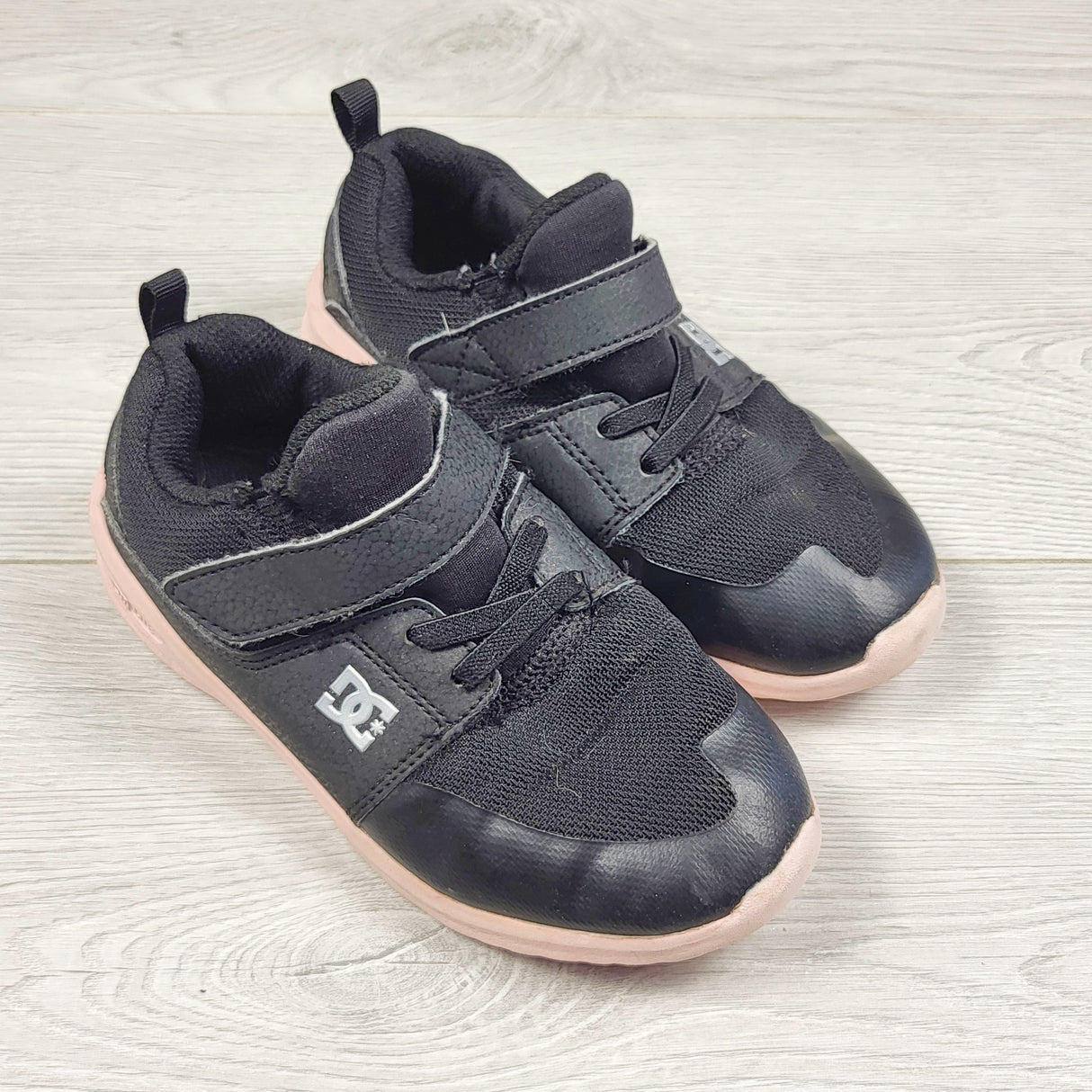 RXC2 - DC black Uni-Lite running shoes. Size 12