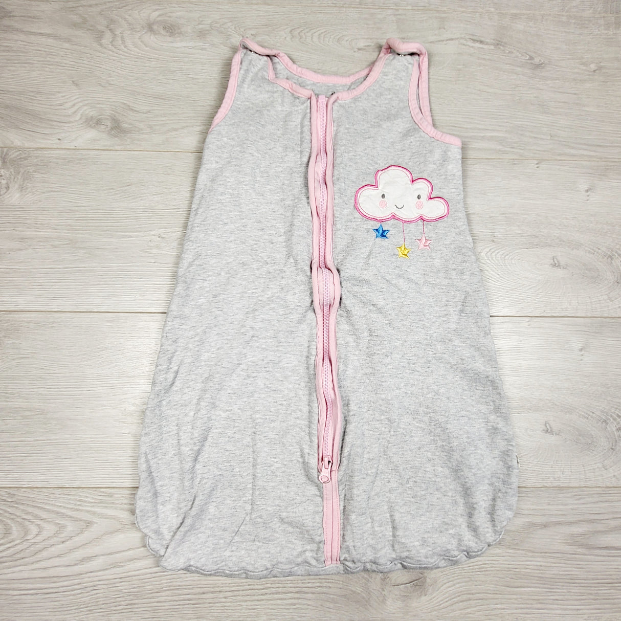 RXC22- Snugabye grey sleep sack with cloud. Size 0-6 months