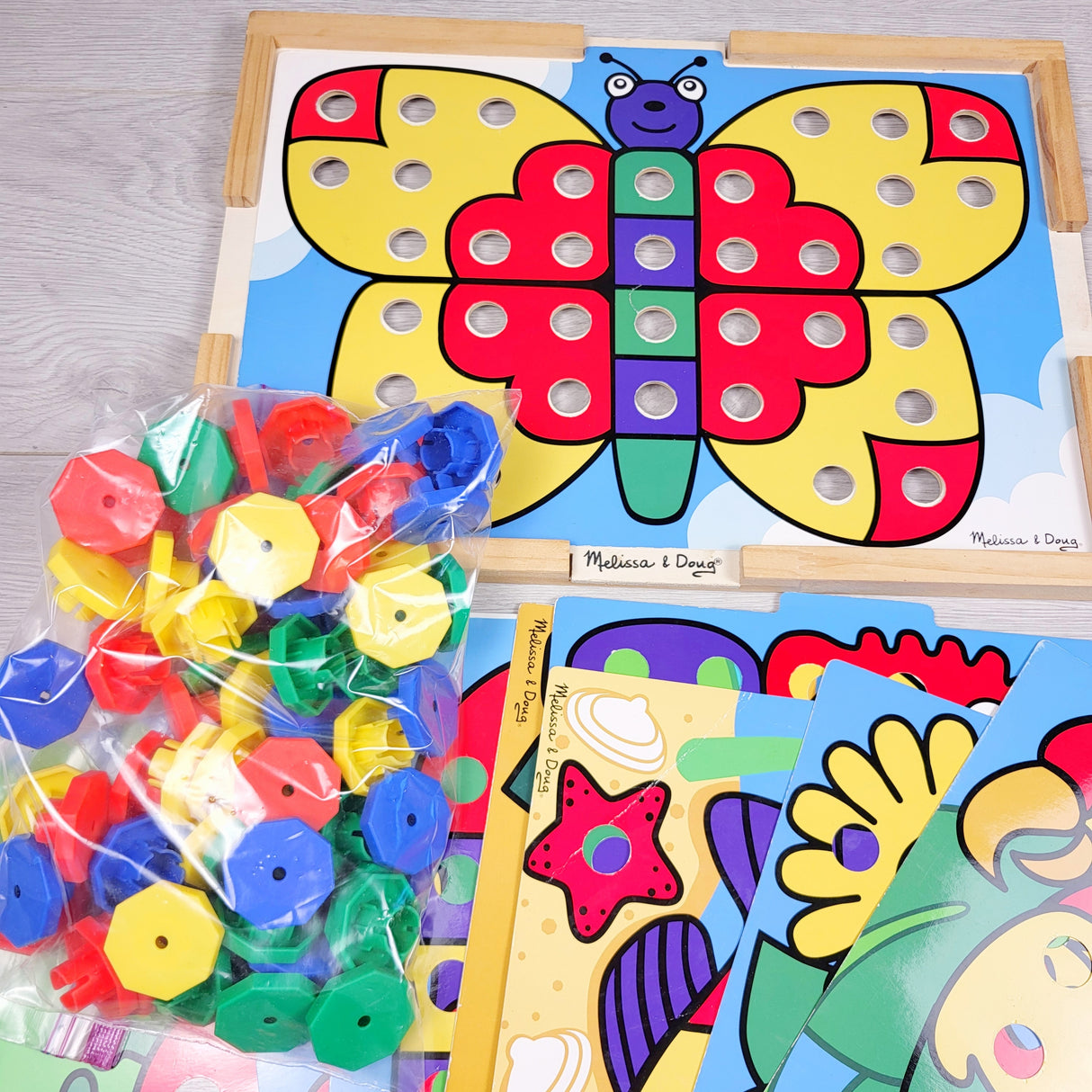 DAMO3 - Melissa and Doug Sort 'n Snap Colour Match set (sorry, no shipping)
