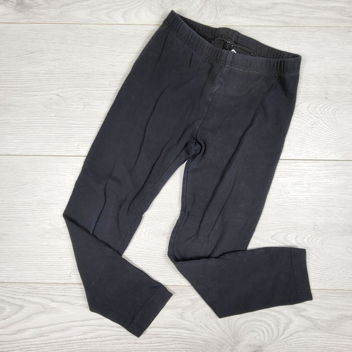 VIBU2 - Old Navy black leggings. Size 4T