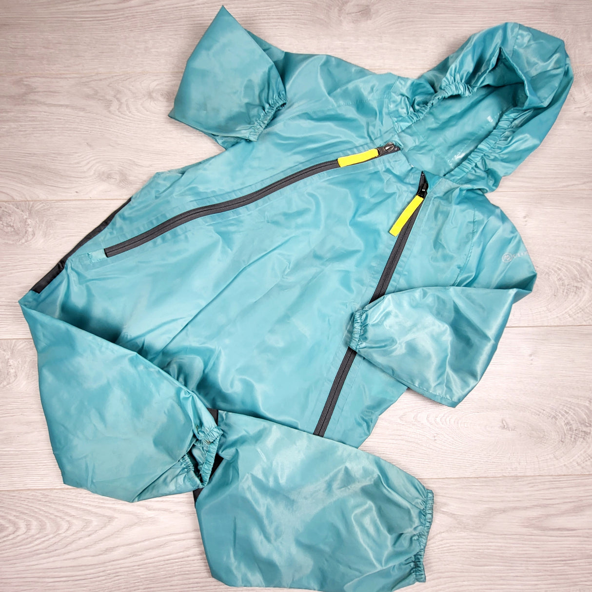 VIBU2 - Cloudveil one piece rain suit. Size 3T