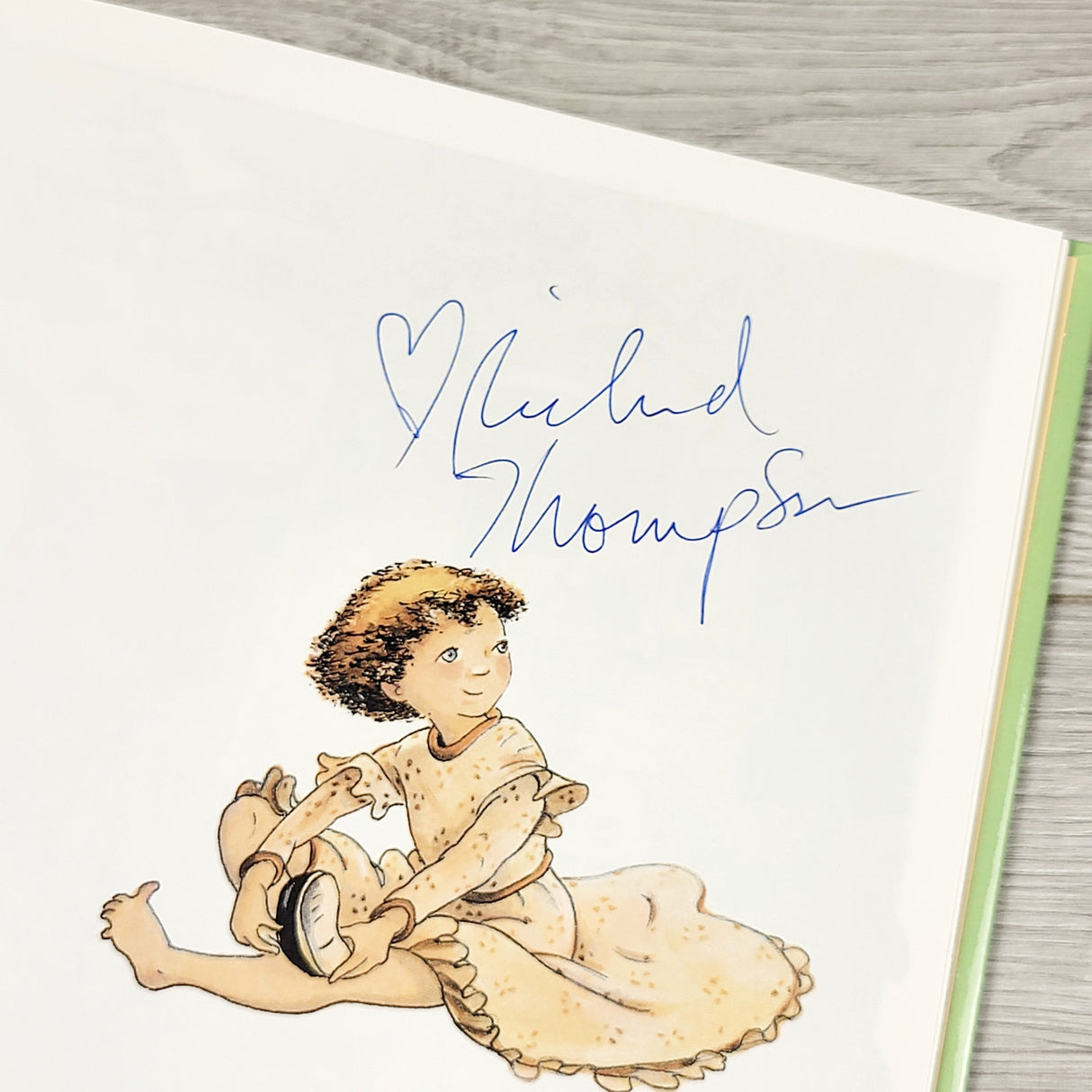 PBQ1 - Maggee and the Lake Minder. Vintage 1991 hardcover book - signed by author