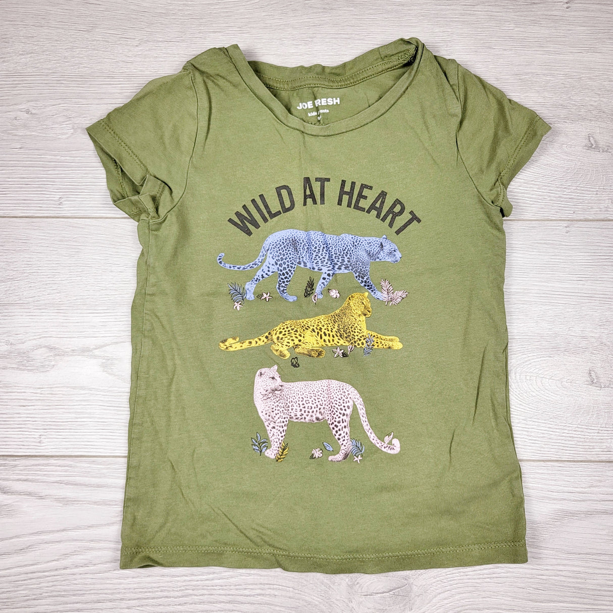 VIBU3 - Joe green "Wild at Heart" t-shirt. Size 6