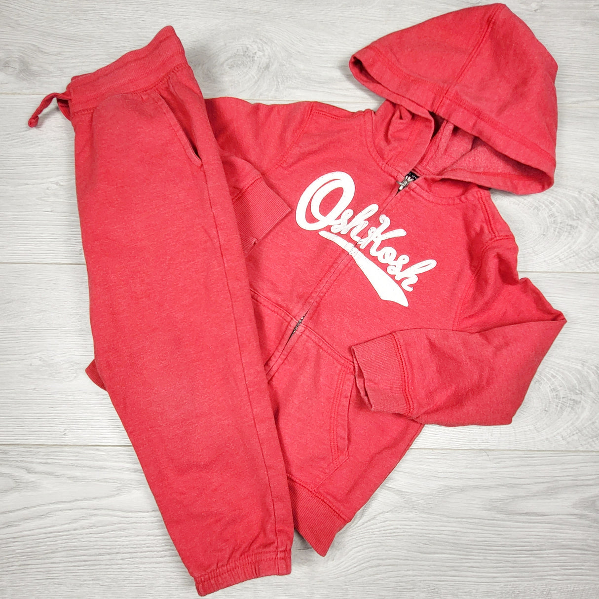 ROWB1 - Oshkosh red 2pc hoodie set. Size 4T