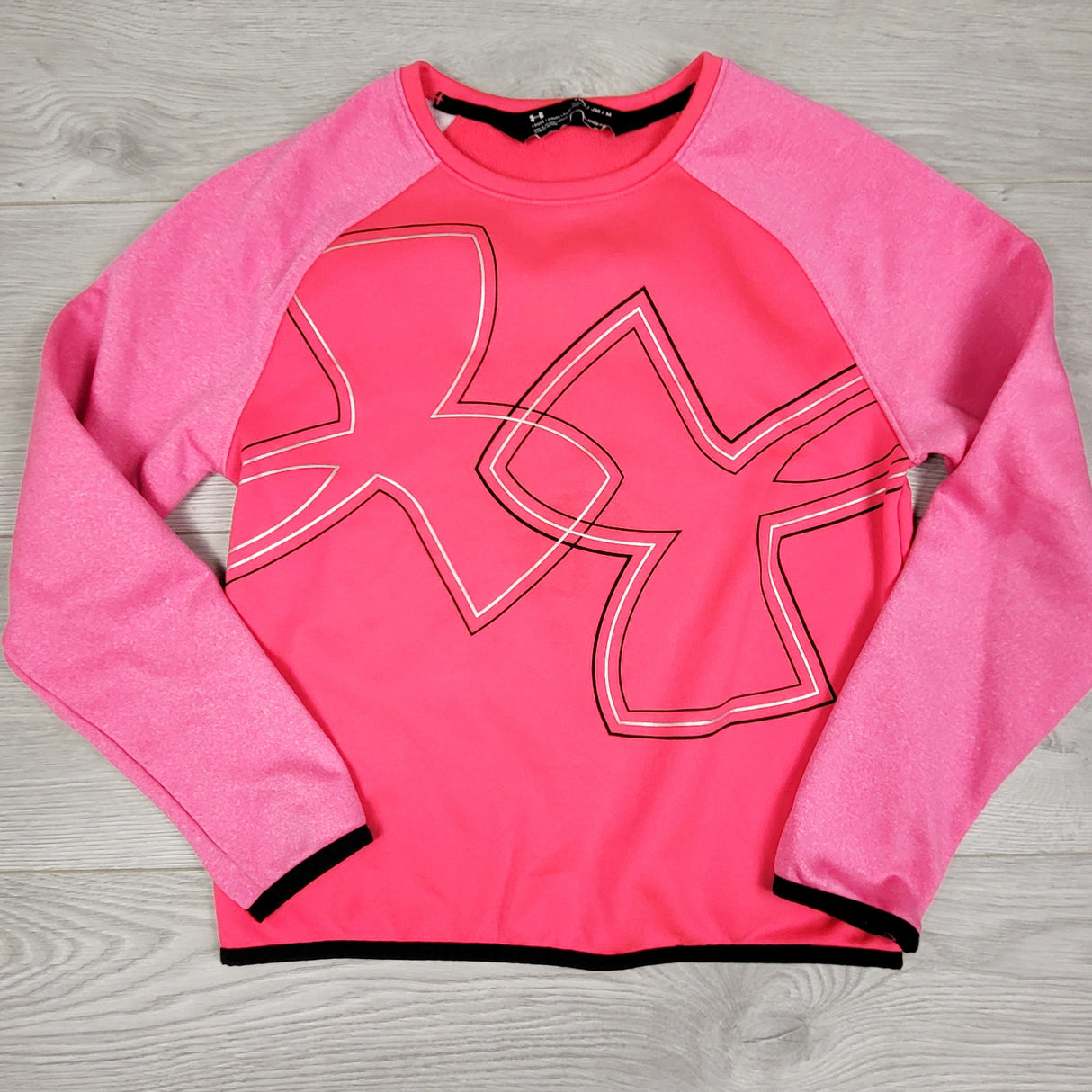 TBRG1 - Under Armour hot pink fleecy lined loose fit active sweatshirt. Size medium
