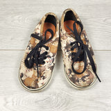 STLL1 - Vans lace up canvas shoes with cats. Size 8