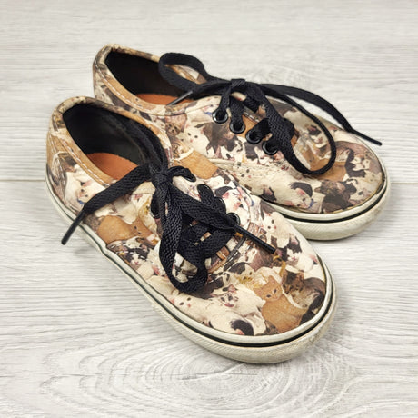 STLL1 - Vans lace up canvas shoes with cats. Size 8