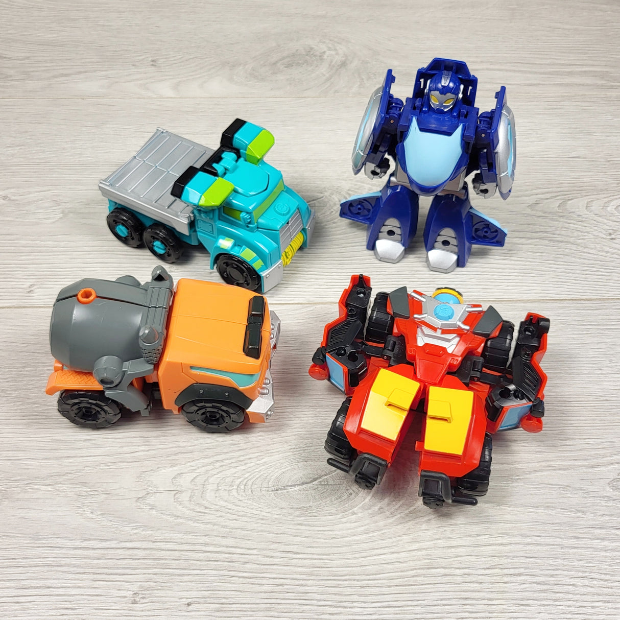 STLL1 - Playskool Heroes Rescue Bots transforming toys