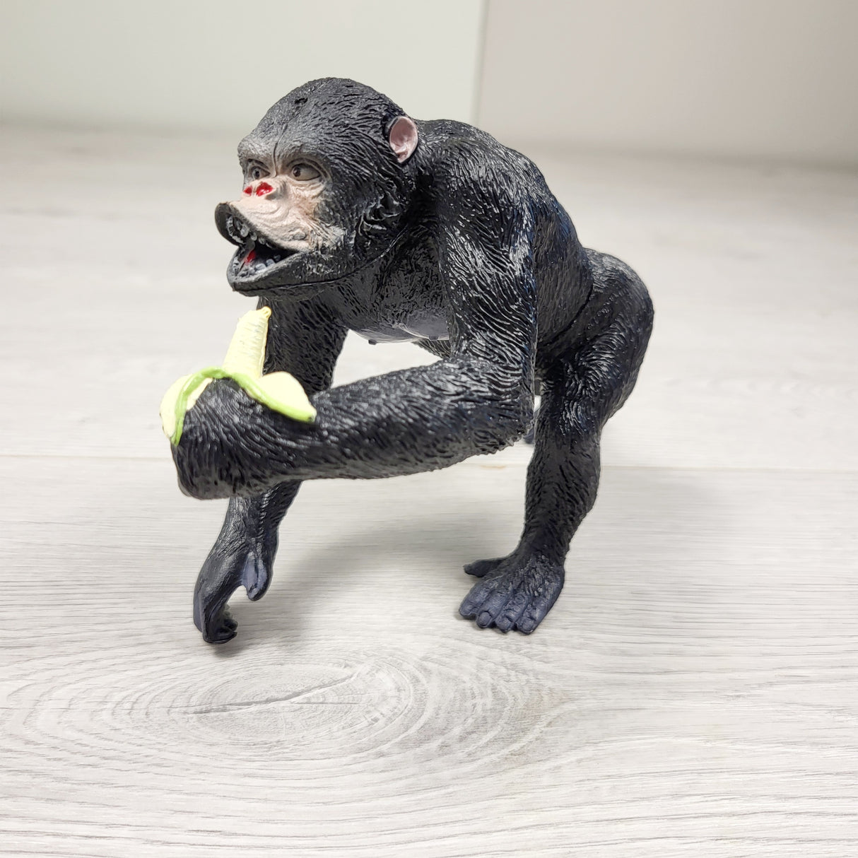 RABR2 - Chimpanzee figure