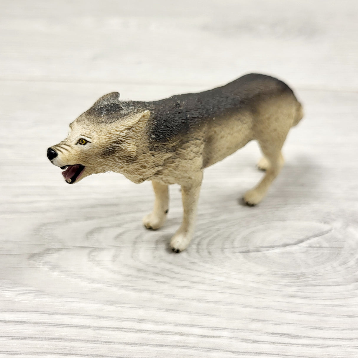 RABR2 - Schleich wolf figurine