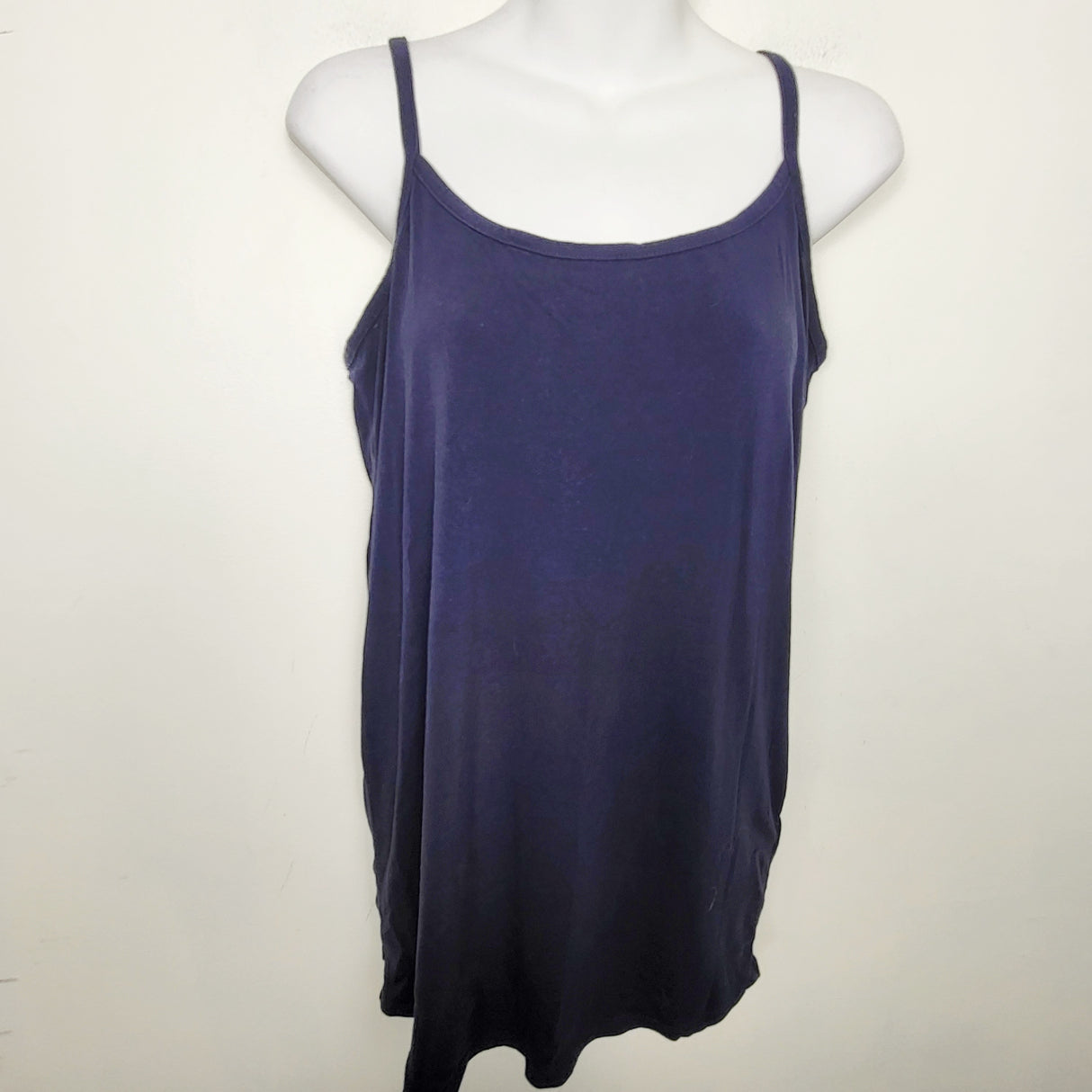 RELL1 - Motherhood Maternity navy maternity tank top. Size medium