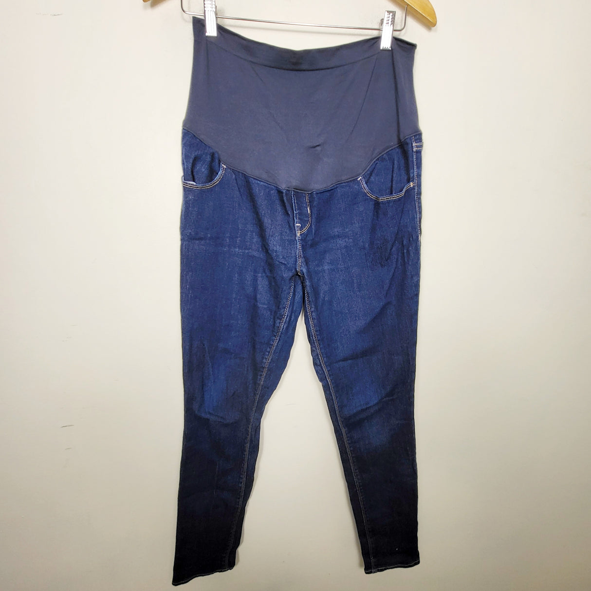 RELL1 - Old Navy "Wow Skinny" maternity jeans. Size 12 LONG