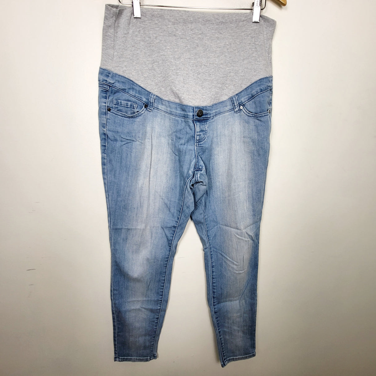 RELL1 - Thyme Maternity distressed maternity jeans. Size large