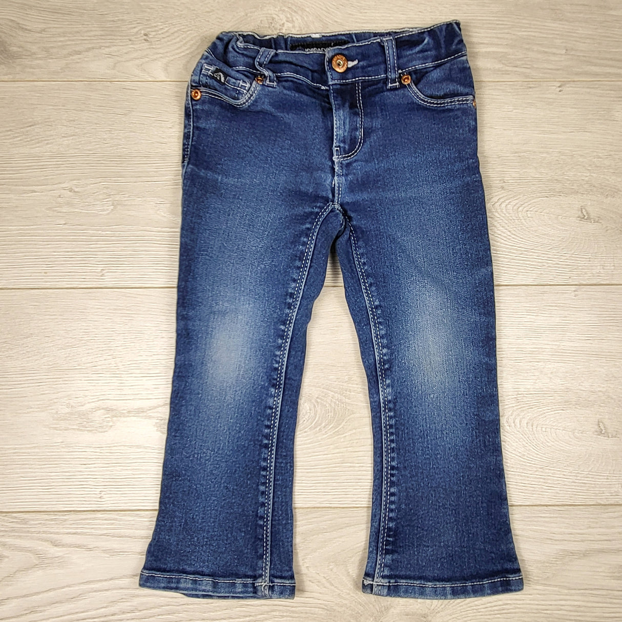 KCHV1 -Jordache boot cut jeans. Size 3T