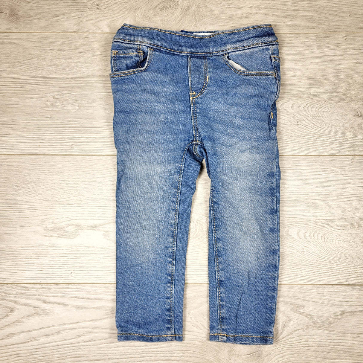 KCHV1 - Old Navy skinny jeans. Size 2T