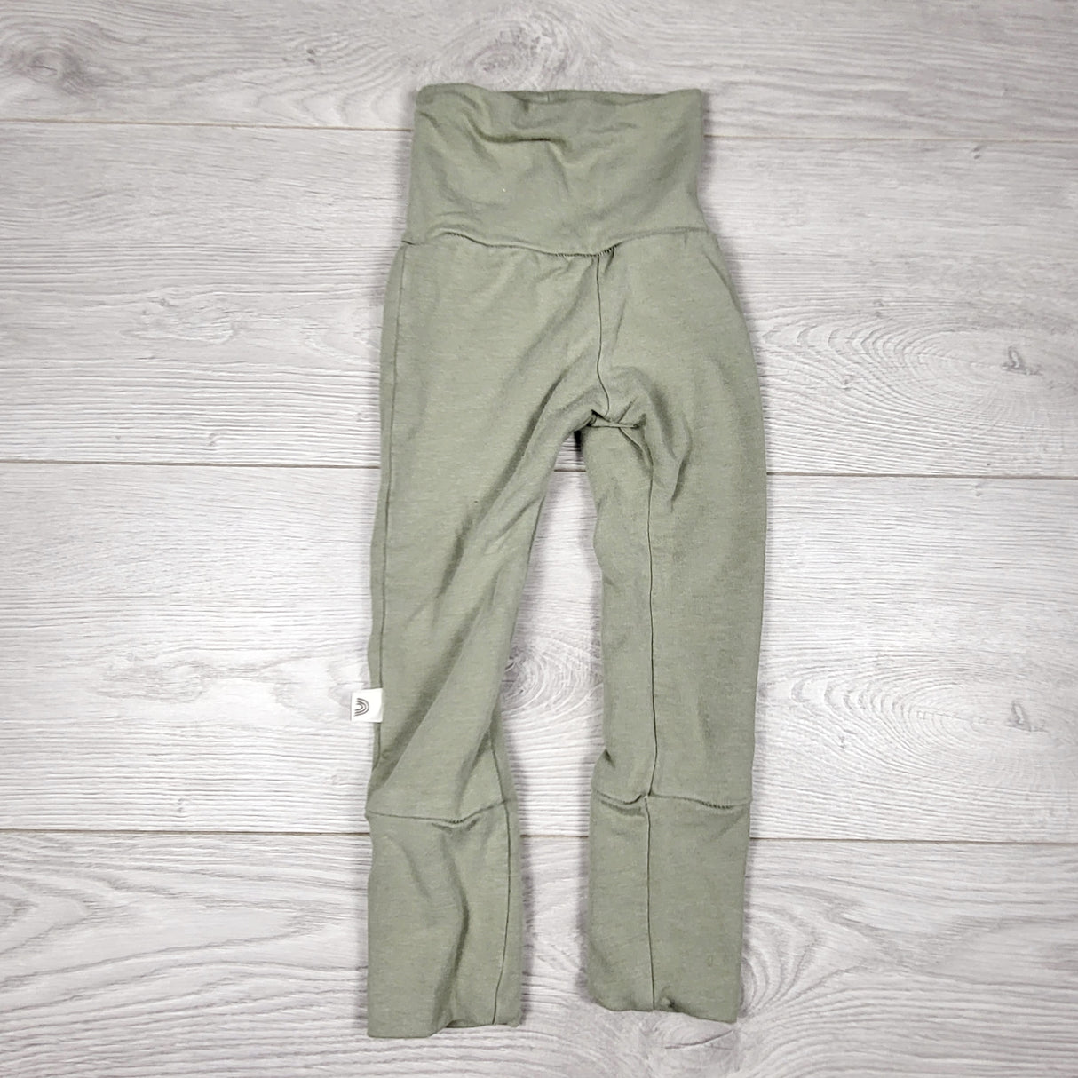 ARDT1 - Teddy Little Apparel green grow with me pants. Approx 3-18 months