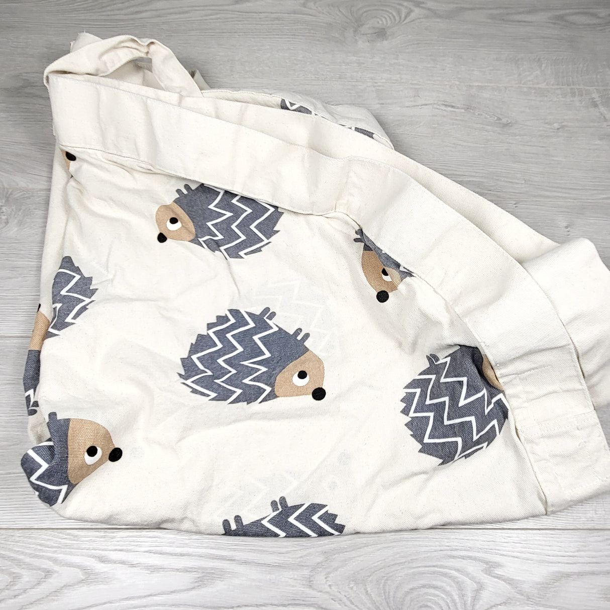 ARDT1 - 3 Sprouts hedgehog play mat (sorry, no shipping)