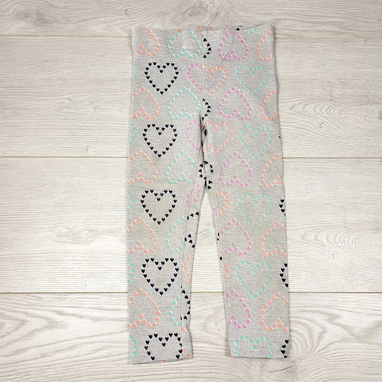 KCHV3 - Carters grey leggings with hearts. Size 3T
