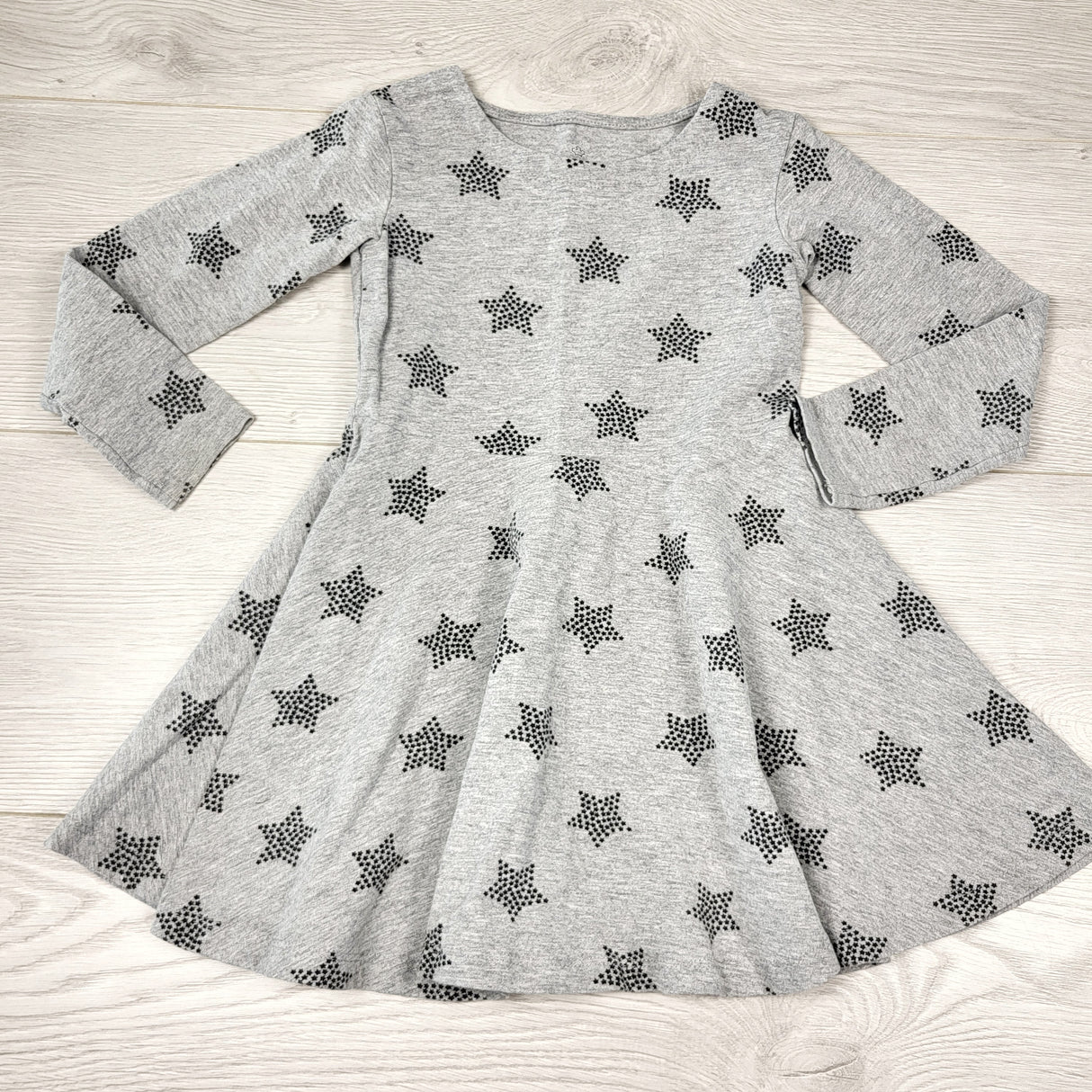 KCHV3 - Sears grey twirl dress with stars. Size 3T