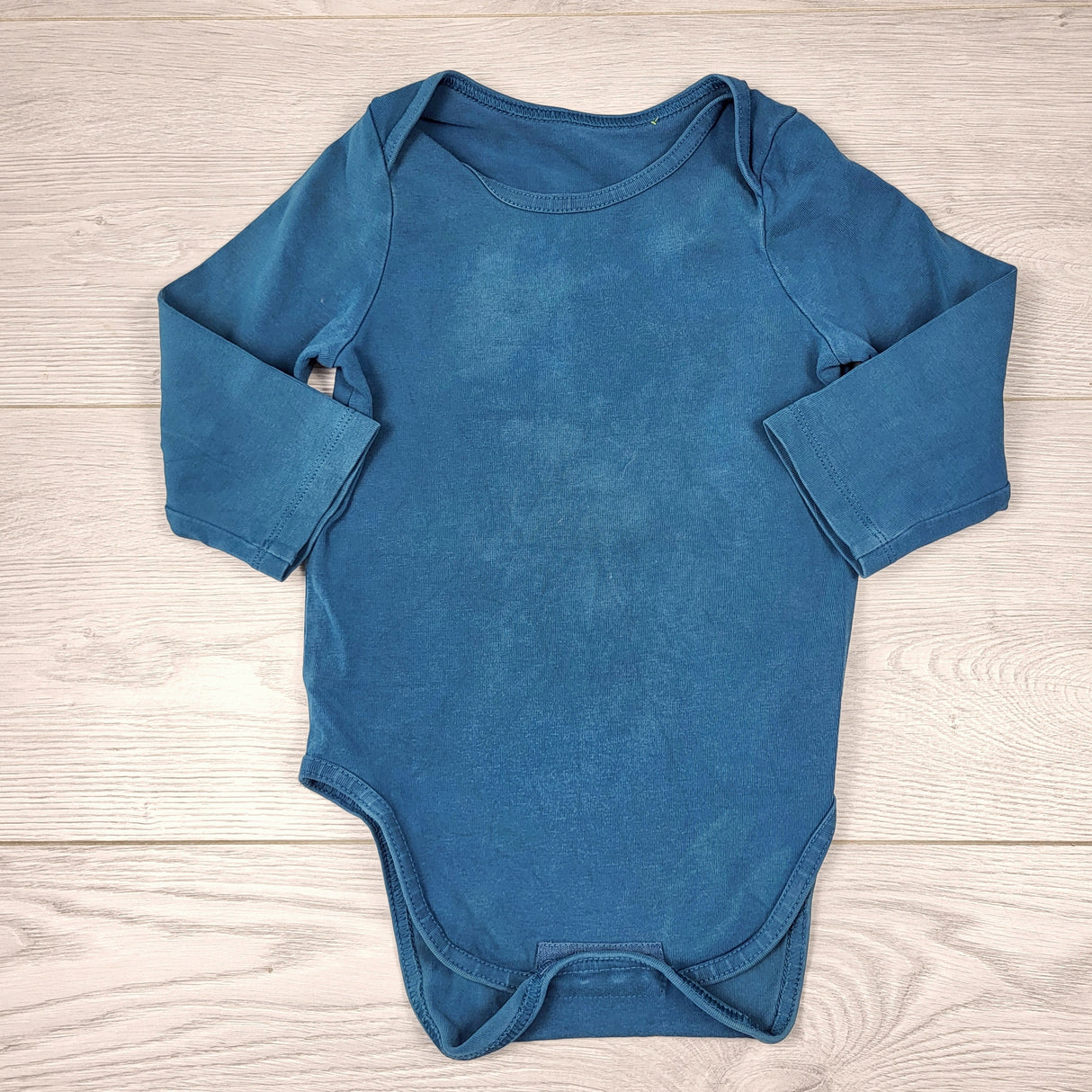 RBEN1 - Peekaboo Beans teal bodysuit. Size 12-18 months