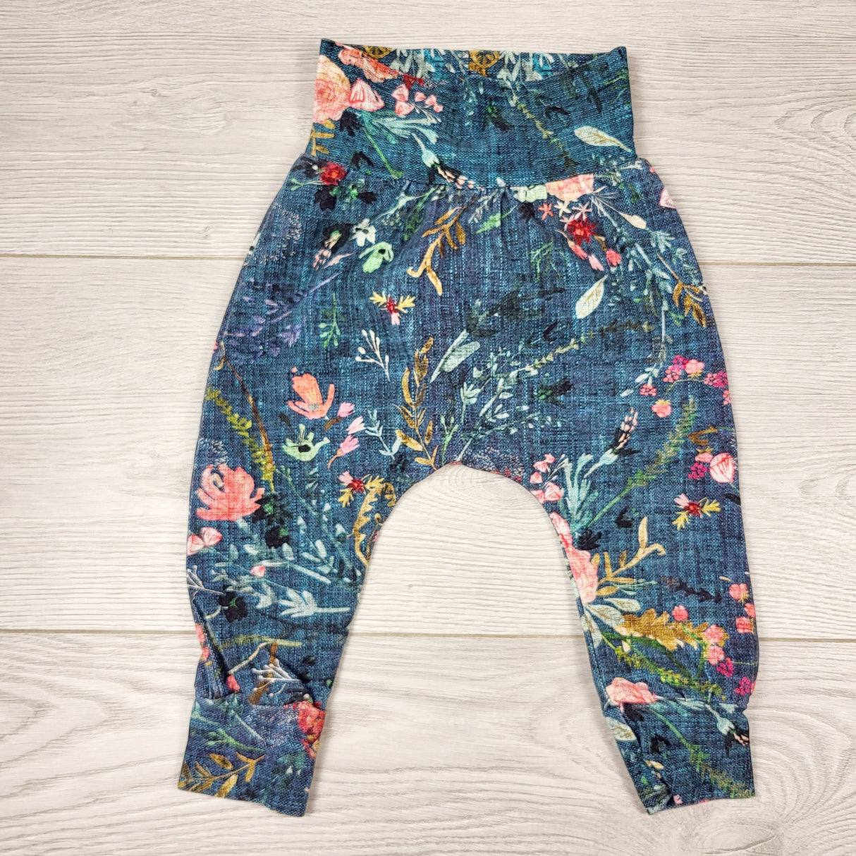 RBEN1 - Three of a Kind teal floral print pants. Size 3-6 months