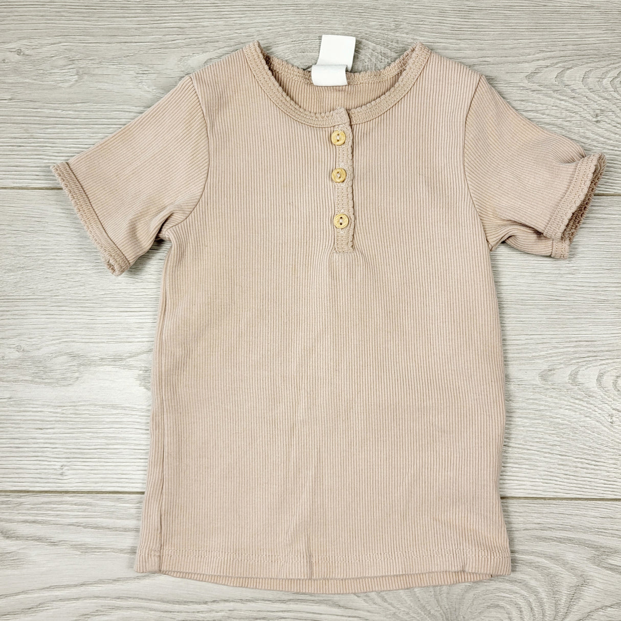 RBEN1 - H and M pinky-beige ribbed t-shirt. Size 9-12 months