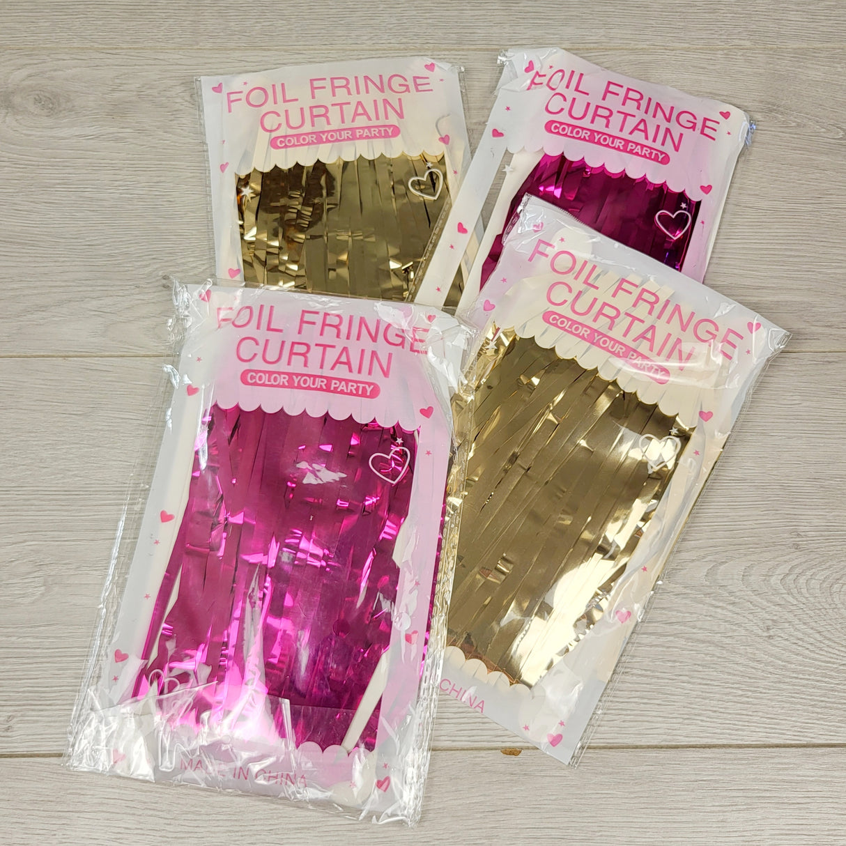 RBEN1 - NEW - Lot of foil curtain fringe decorations