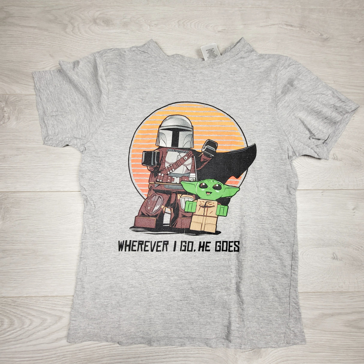ANTE1 - Grey LEGO StarWars t-shirt. Size 10/12