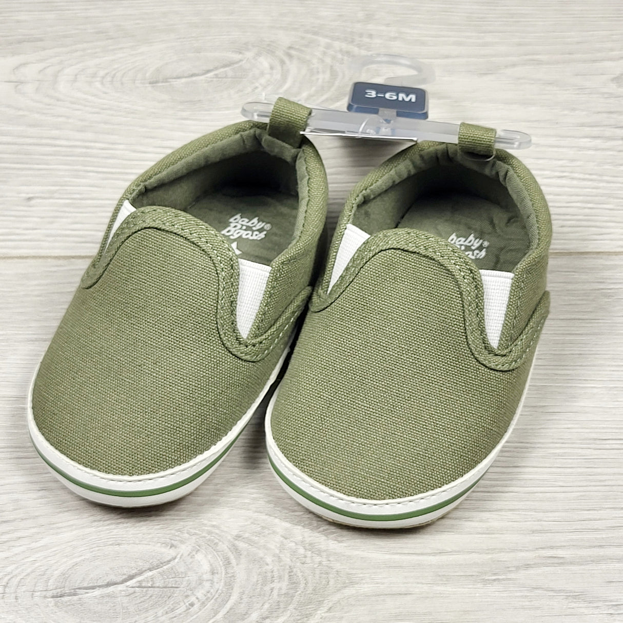 SAFW1 - NEW - Baby B'gosh green canvas soft soled shoes. Size 3-6 months