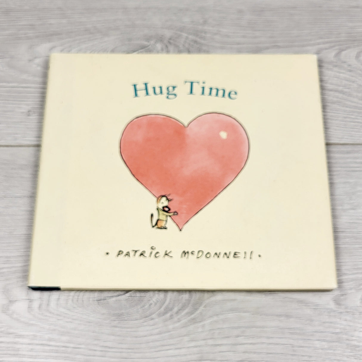 KAHA1 - Hug Time. Hardcover book