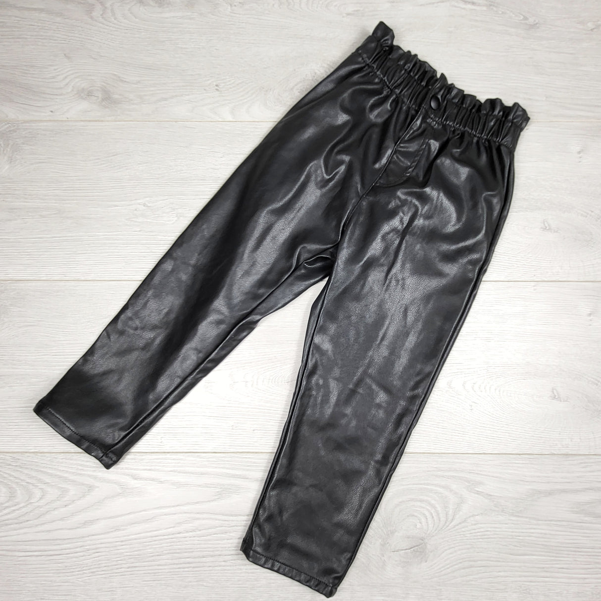 DMKY11 - Zara black faux leather pants. Size 3/4T