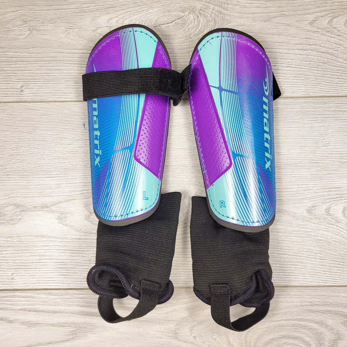 MGHN4 - Matrix shin guards. Size small