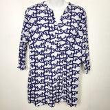 BRNA1 - Old Navy white anad navy patterned matenrity top. Size medium