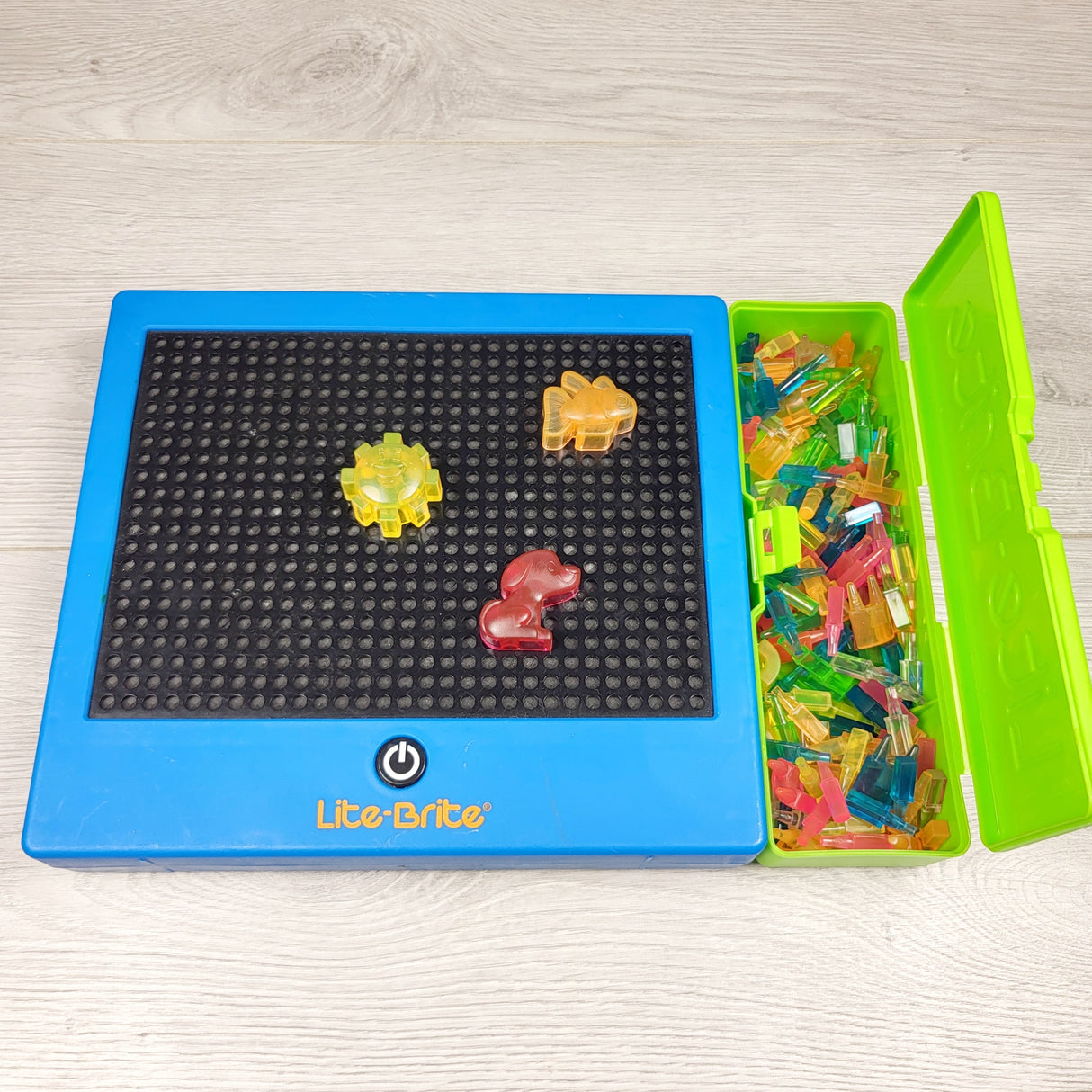 KSAL2 - Lite-Brite Magic Screen toy