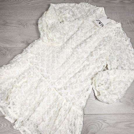 DMKY2 - NEW - Zara white lace floral print dress. Size 8
